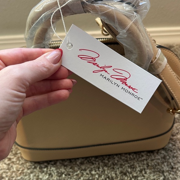 Marilyn Monroe Tan Satchel Bag - Picture 2 of 5